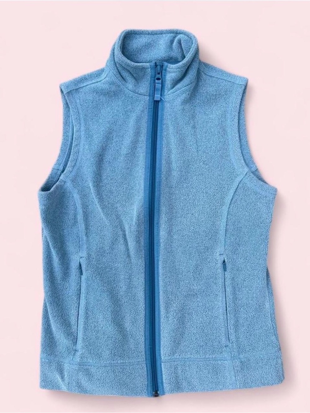 L.L.Bean light blue fleece vest with a full-zip front and zippered pockets XS